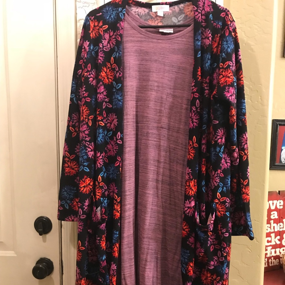 LuLaRoe Carly and Sarah Cardigan outfit.